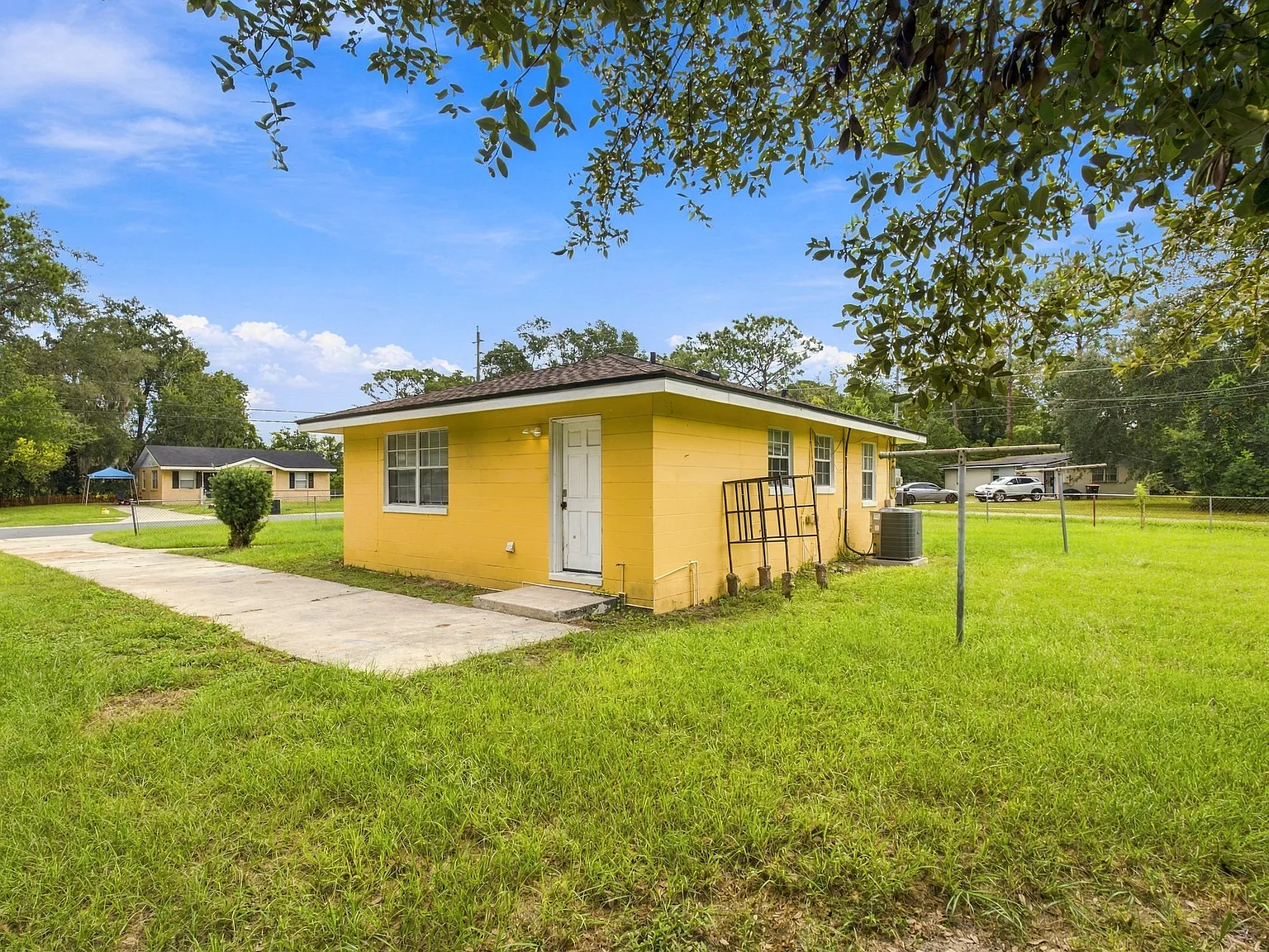 3 bed, 936 sqft, $1,500 — Photo 3