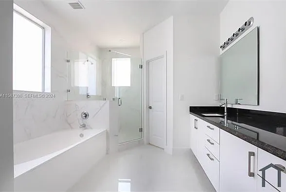 15631 SW 11th Ter — Photo 16