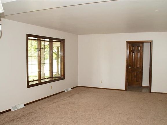 3rd image of 1042 Holman St