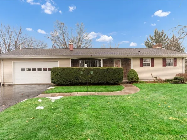 6248 Sparks Rd, Pavilion, NY 14525