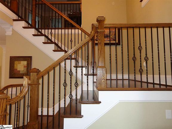 3rd image of 105 Tinsley Ct