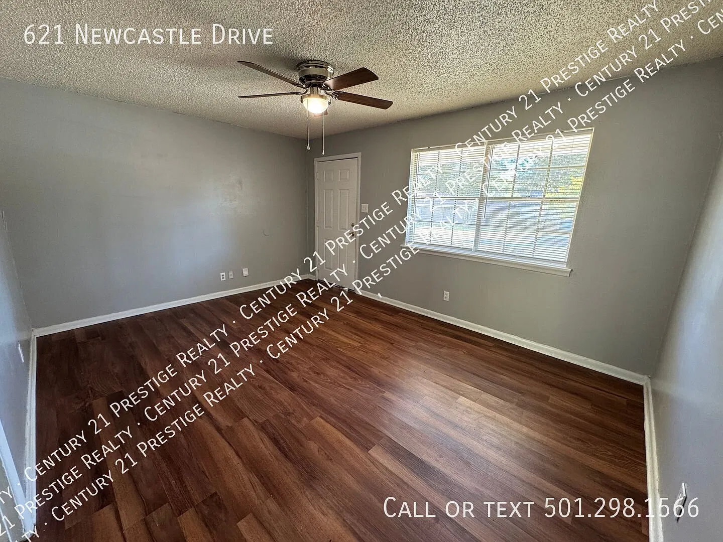 621 Newcastle Dr — Photo 2