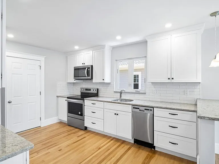 21 Harold St #2 — Photo 5