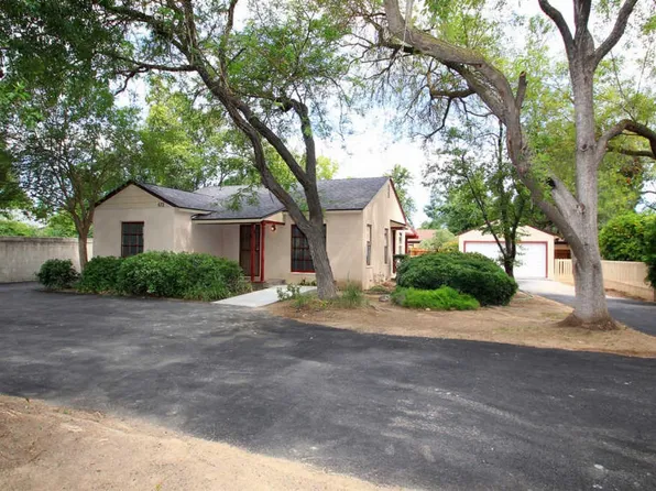 672 W Barstow Ave, Fresno, CA 93704