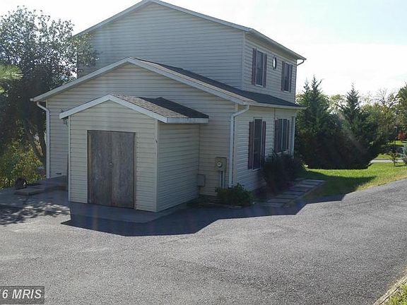 2nd image of 462 Dickerson Ln