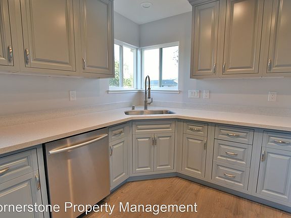 3rd image of 2071 Casa Mia Dr