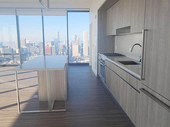 4th image of 1201 S Prairie Ave #4801