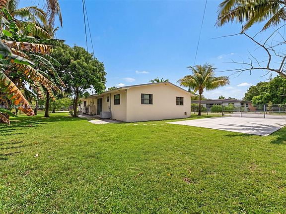 5th image of 11120 NW 6th Ave