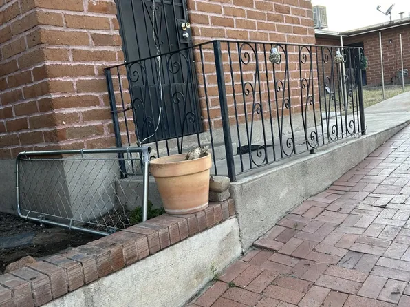 451 N Macnab Dr, Nogales, AZ 85621