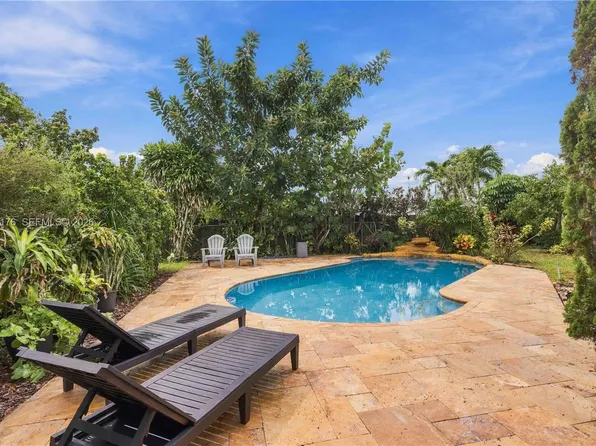 6924 NW 9th St, Pompano Beach, FL 33063