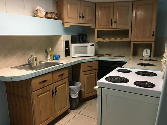 2nd image of 3766 Pine Tree Dr #A