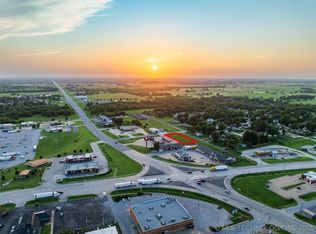 1 Ash Ave, Wagoner, OK 74467