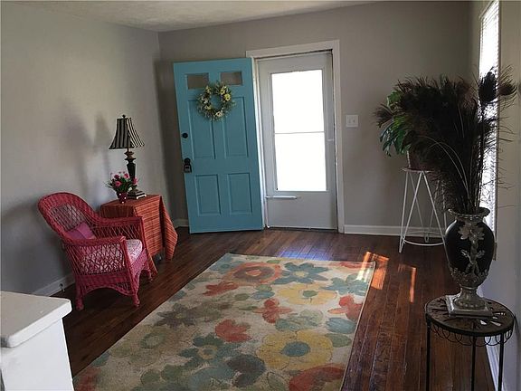 5th image of 4442 N Primrose Ave