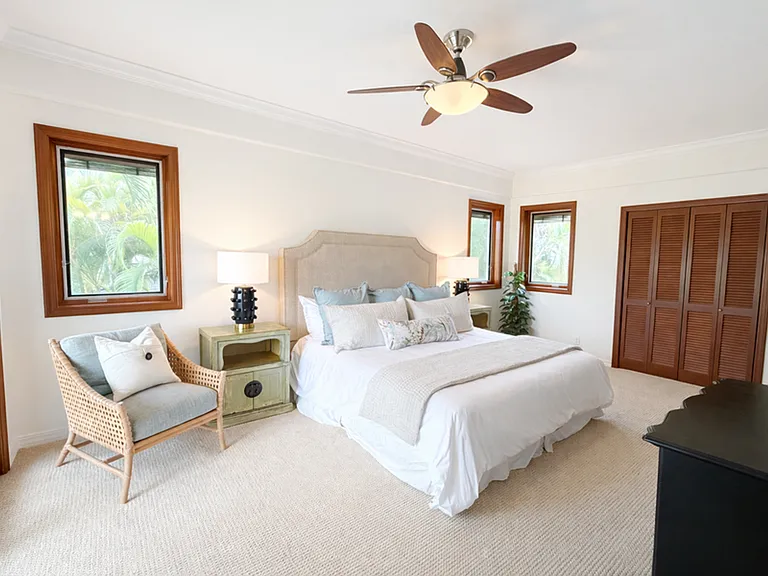 221 Portlock Rd — Photo 27