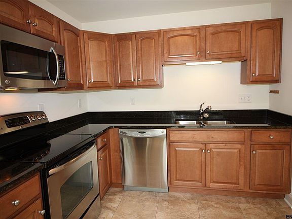 4th image of 14A Stone Crest Dr