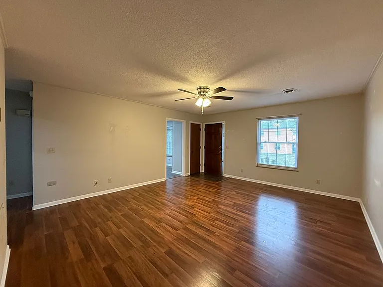 104 Skyview Dr — Photo 19