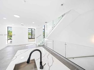 526 SW 2nd St #1, Miami, FL 33130