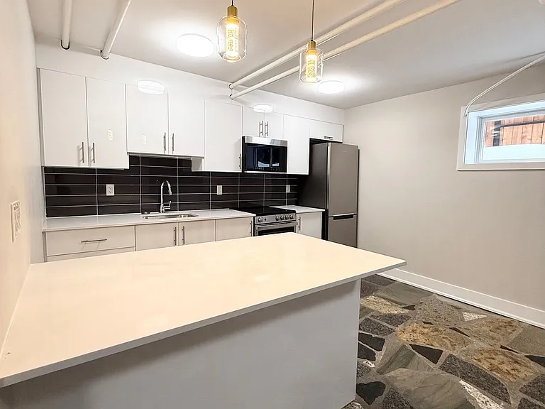 325 Cooper St #15-A — Photo 7