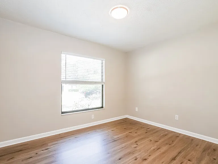 8318 Mattituck Cir — Photo 14