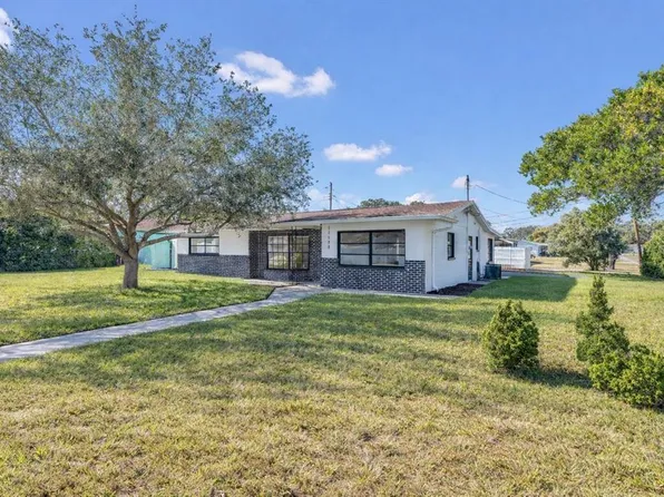 11598 Ridge Rd, Seminole, FL 33778