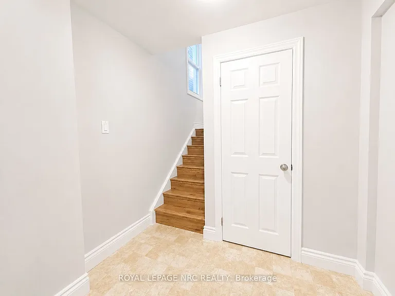 259 Wellington St — Photo 3