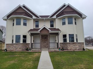 3819 52nd St #B, Kenosha, WI 53144