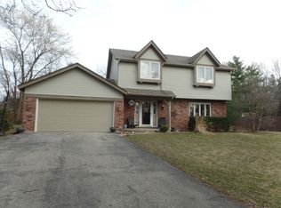 427 Wakefield Ln, Geneva, IL 60134