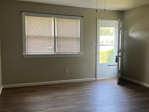 4th image of 223 Larissa Dr