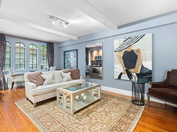 325 East 41st Street image 1 of 6