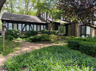 111 Brandon Ave, Glen Ellyn, IL 60137