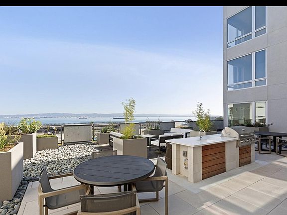 5th image of 10 Kennedy Pl #307