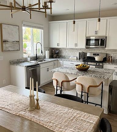 2nd image of 206 Ridgepark Ln