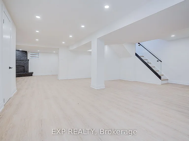 36 Vauxhall Dr #BASEMENT — Photo 11