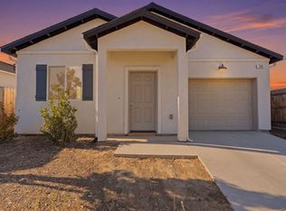 554 Green Ln, Lemoore, CA 93245