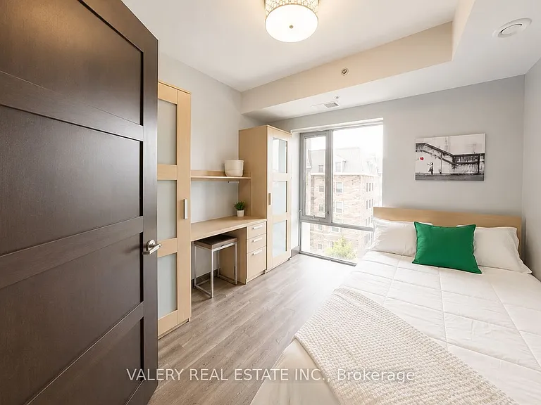339 King St N #403 — Photo 10