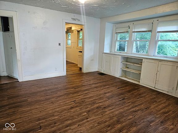 5th image of 918 N Olney St
