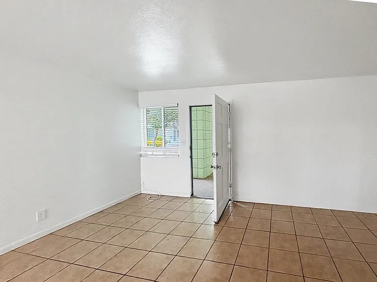 2417 E Campbell Ave #11A — Photo 2