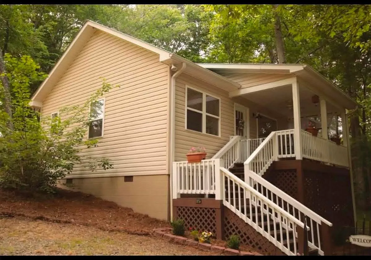 70 Boxborough Dr — Photo 2