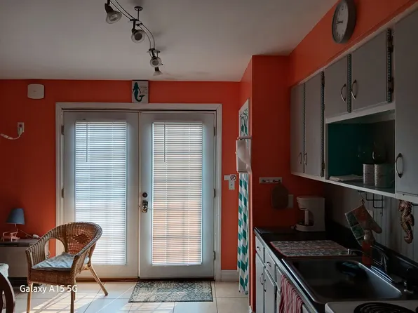 12 G St, Hampton, NH