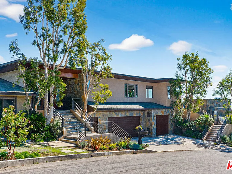 1120 El Medio Ave — Photo 27