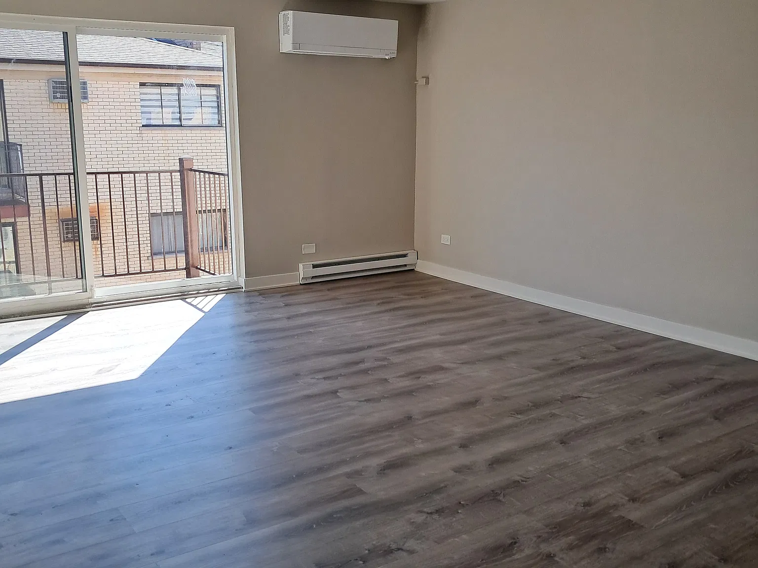 1 bed, 695 sqft, $1,575 — Photo 3