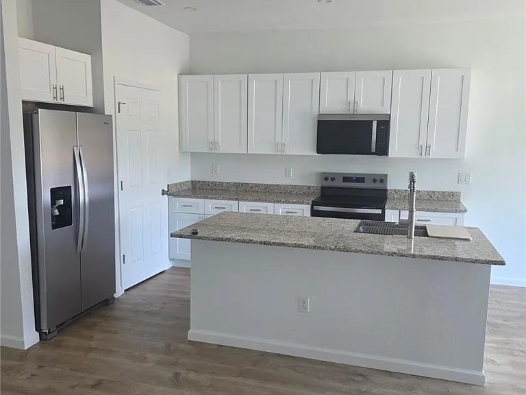 2507 53rd St SW — Photo 3