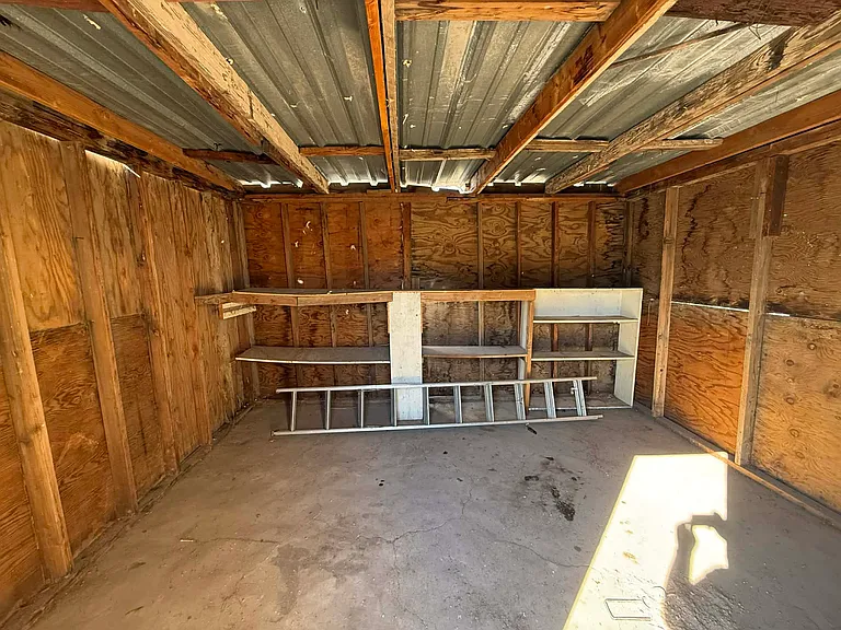 333 E Linden St — Photo 23