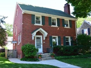 5326 N Hollywood Ave, Whitefish Bay, WI 53217