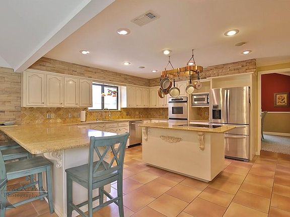 4th image of 4 Turnberry Cir