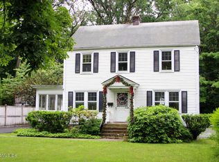 87 Valleywood Rd, Cos Cob, CT 06807