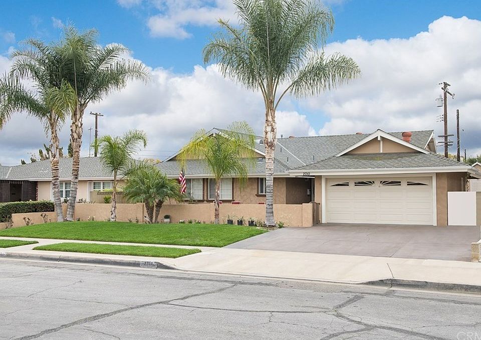 1st image of 2710 E Puritan Pl