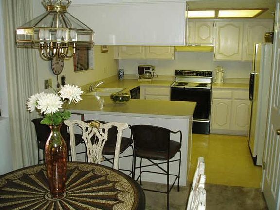 3rd image of 12212 N PARADISE VILLAGE PKWY #126C
