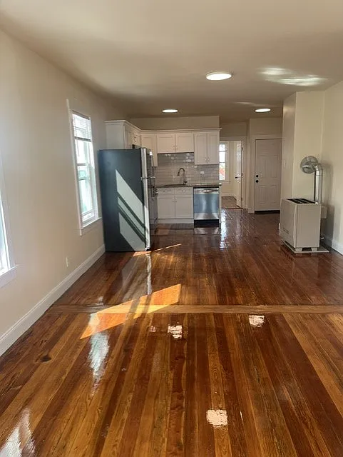 1 bed, 680 sqft, $1,300 — Photo 3