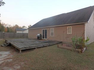 162 Oakley Dr, New Bern, NC 28560